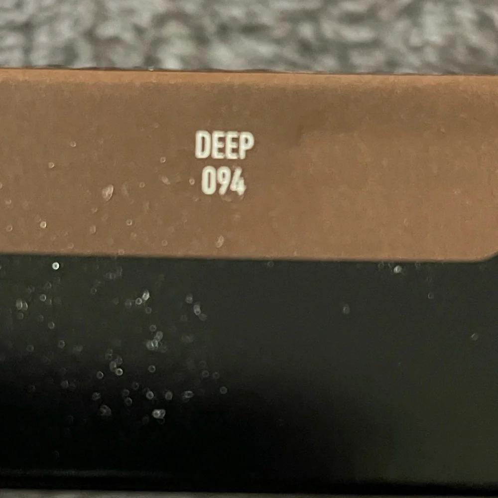 KVD Deep 094 GOOD APPLE FULL-COVERAGE FOUNDATION